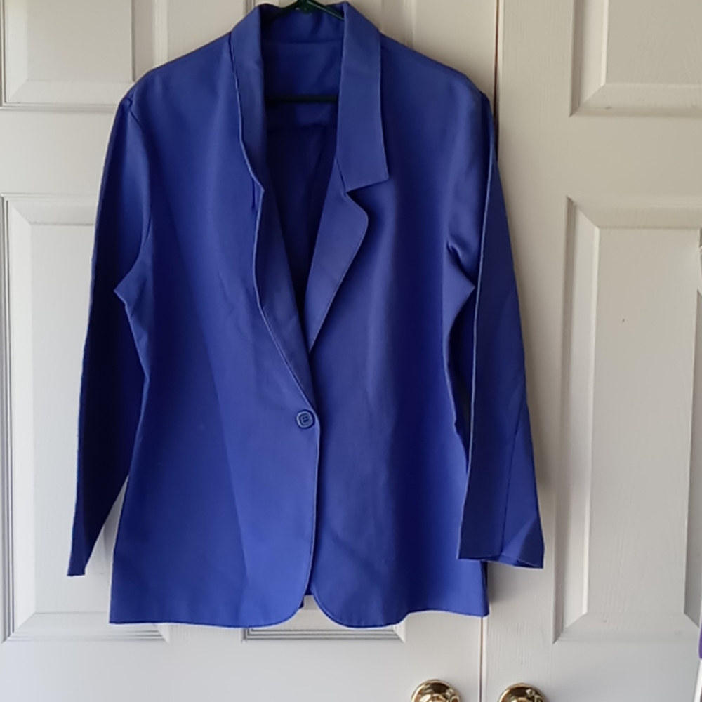 Blazer - Picture 2 of 5